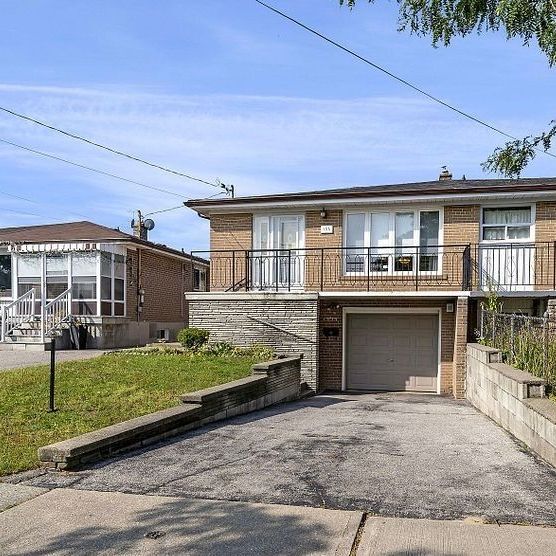 For Lease - 136 Duncanwoods Drive, Toronto, Ontario - Photo 1