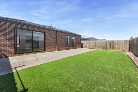 23 Bolton Street Melton South VIC - Photo 3