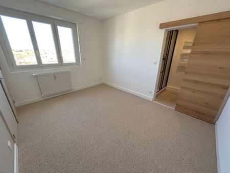 Location appartement 5 pièces, 136.42m², Rochefort - Photo 3