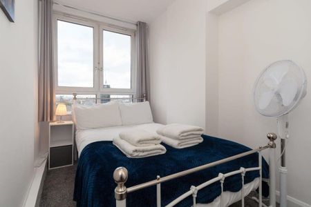 3 bedroom serviced apartment to rent - Photo 3