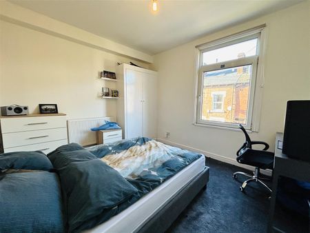 5 bedroom terraced house to rent - Photo 3