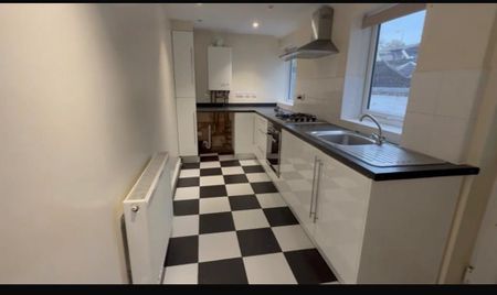 3 bedroom terraced house to rent - Photo 3