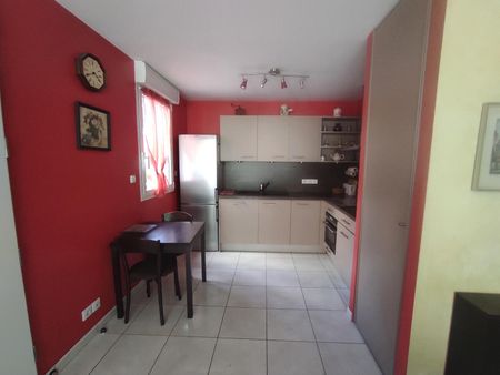 Location Appartement 3 pièces 71m² MILLAU 12100 - Photo 5