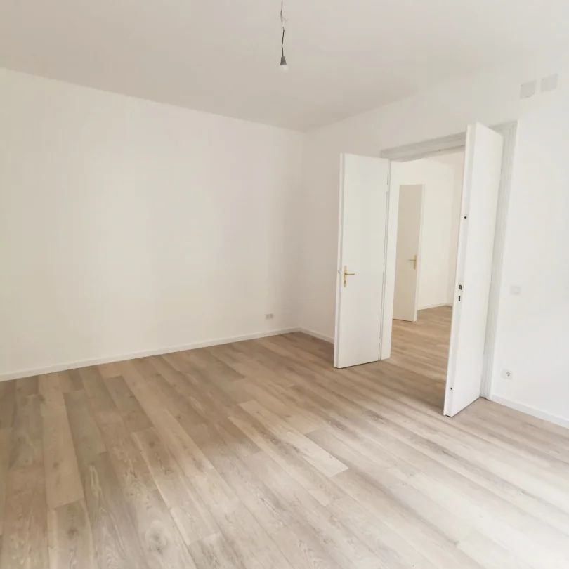 Erstbezug, sanierte 2 Zimmer-Altbauwohnung - Foto 1