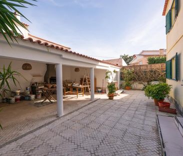 4 Bedroom House with swimming pool, São João do Estoril, Cascais - Photo 4