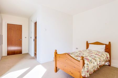2 bedroom apartment to rent Mount Road, Lower Parkstone, BH14 - Photo 2