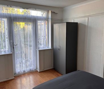 4 Bed Detached House, Culverhouse Road, LU3 - Photo 4