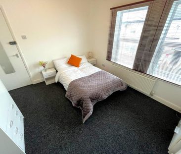 1 bedroom in a house share to rent - Photo 4