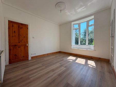 5 Bed Semi-Detached House, Merryton Avenue, G46 - Photo 2