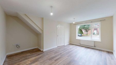 3 bedroom semi-detached house to rent - Photo 2