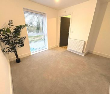 2 bedroom semi-detached house to rent - Photo 4