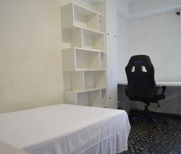 Calle del Doctor Manuel Candela, Valencia, Valencian Community 46021 - Photo 4