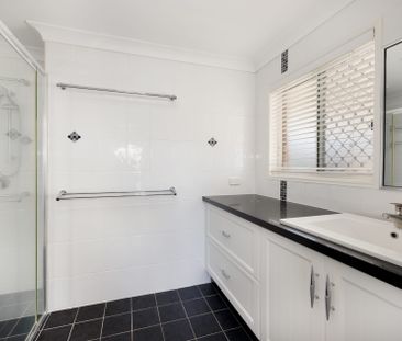 47 Selwyn Street, North Booval QLD 4304 - House For Rent - $700 | D... - Photo 5