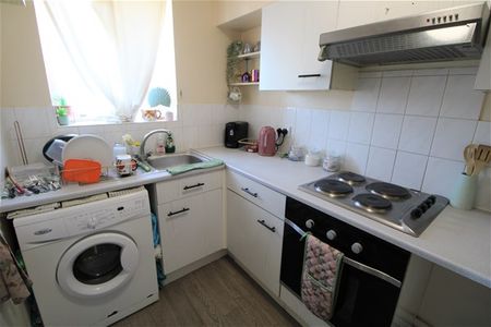 Westminster Court, Whitehall Close, Colchester - Photo 3