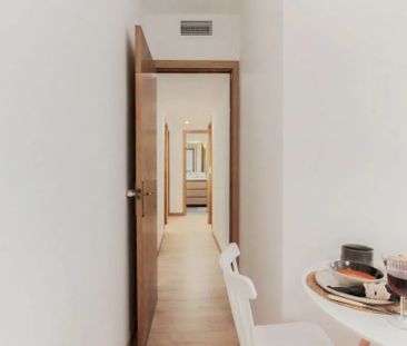 Plaça de Lesseps, Barcelona, Catalonia 08023 - Photo 6