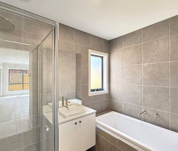 13 Salters Street, Thornhill Park, Vic 3335 - Photo 4