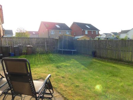 4 bedroom detached house to rent - Photo 3