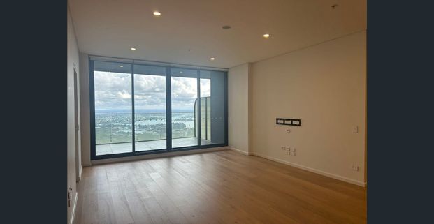 2 Beds Luxury Apart with Stunning Views in the heart of St Lenoard - Photo 1