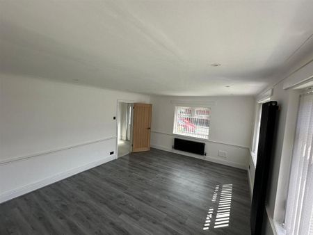 3 bedroom detached house to rent - Photo 2