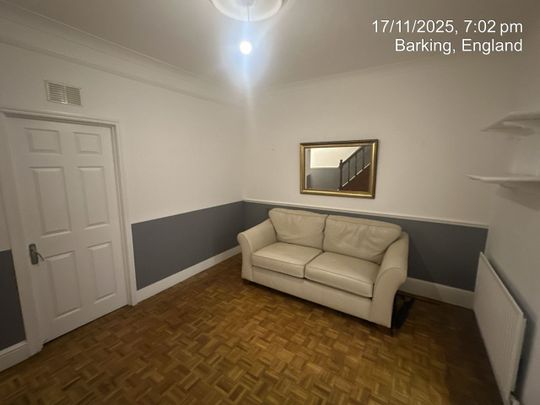 5 Bed Terraced House, Park Avenue, IG11 - Photo 1
