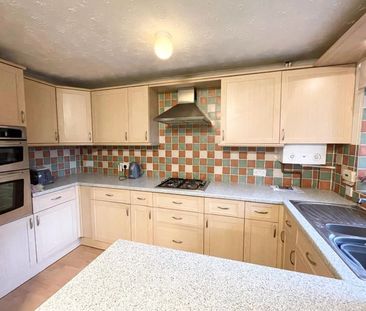Frensham Court, Hedge End, Southampton - Photo 2