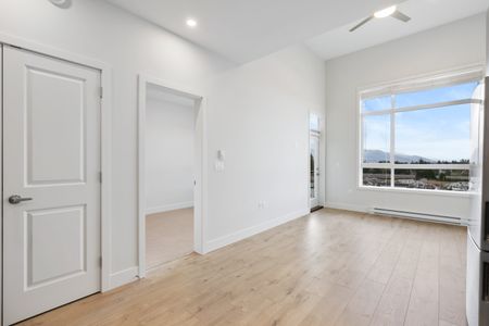 CINEMA APTS - 210B - C210B - Photo 2