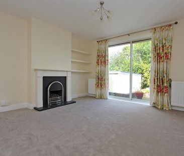 2 bedroom detached bungalow to rent - Photo 2