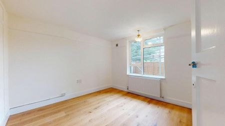3 Bed Flat, London, W3 - Photo 3