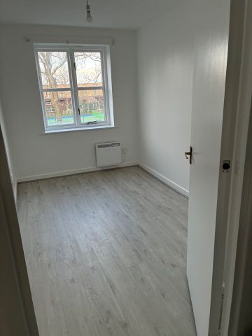 2 Bed Flat, St. Davids Court, M8 - Photo 4