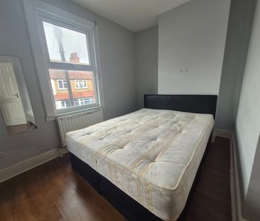 4 Bed Semi-Detached House, Valentine Road, HA2 - Photo 5