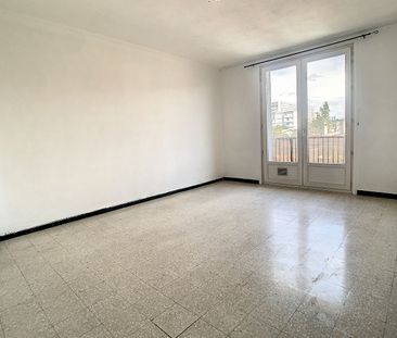 Appartement 3 pièces 57m2 MARSEILLE 14EME 750 euros - Photo 2