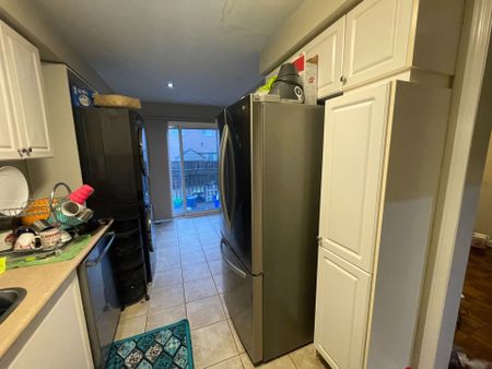 For Lease - 17 Neuchatel Avenue, Vaughan, Ontario - Photo 5