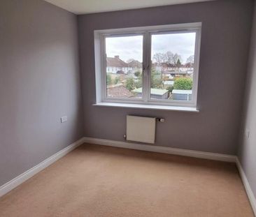 3 bedroom end of terrace house to rent - Photo 4