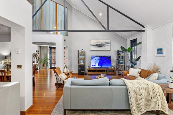 LUXURY LIVING IN A PRIME POCKET - Photo 1