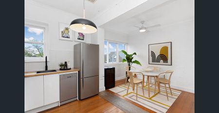 Fully Renovated Art Deco in Prime Lifestyle Locale (3 parking permits available) - Photo 4