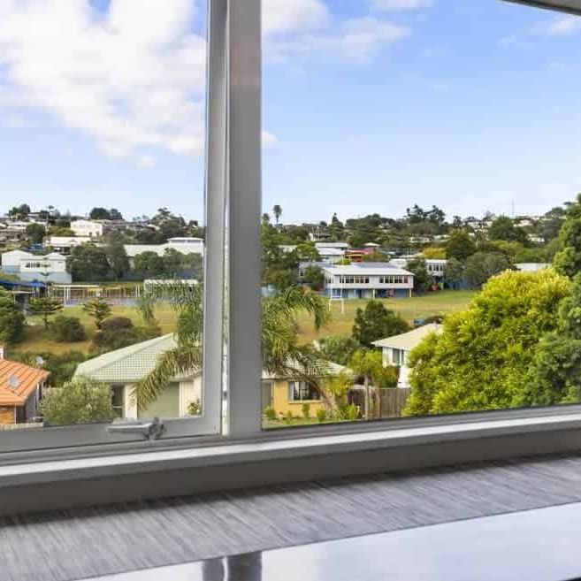Comfortable 3 Bedroom Living in Stanmore Bay - Photo 1