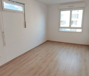 Location Appartement 2 pièces 42m² AULNOY LEZ VALENCIENNES 59300 - Photo 2