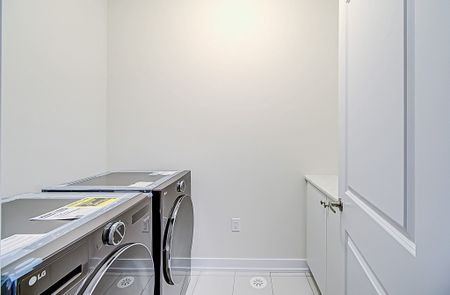 For Lease - 3133 Meadowridge Drive, Oakville, Ontario - Photo 4