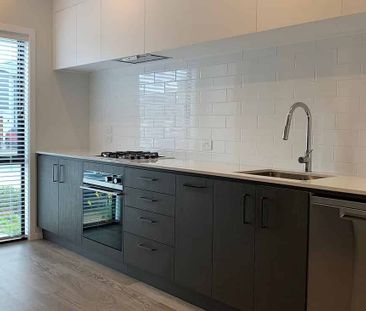 Modern 2-Bedroom Townhouse in Wallaceville - Photo 1