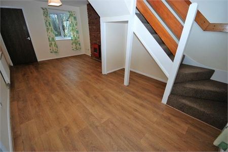 2 bedroom terraced house to rent - Photo 2