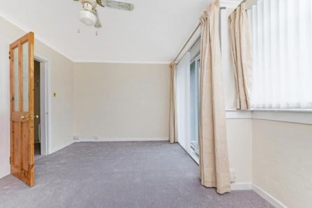 2 Bed Maisonette, Cruachan Road, G73 - Photo 3