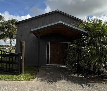 Where Town Meets Country - Photo 2