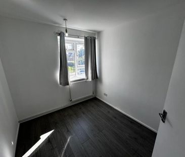 St Edmunds Road, London - Photo 3