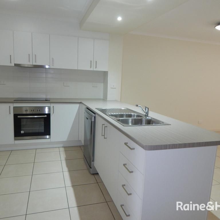 3 Bedroom Modern Townhouse - Available For Rent - Photo 1