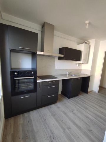 Location Appartement 3 pièces 62m² MILLAU 12100 - Photo 3
