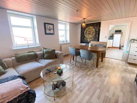 Hyggelig og rummelig 3-værelses lejlighed - Foto 2