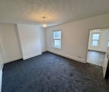 2 Bed Semi-Detached House, Spring Road, SO19 - Photo 6