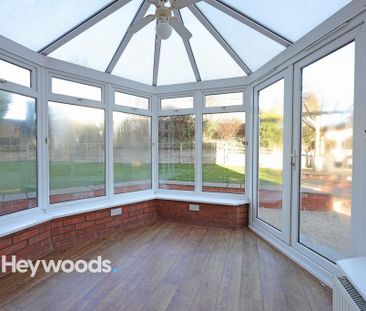 3 bedroom detached house to rent - Photo 2