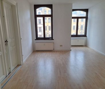 großzügige 3 Raumwohnung mit Wohnküche und Wintergarten - auch für ... - Photo 1