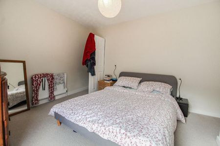 3 bedroom terraced house to rent - Photo 4